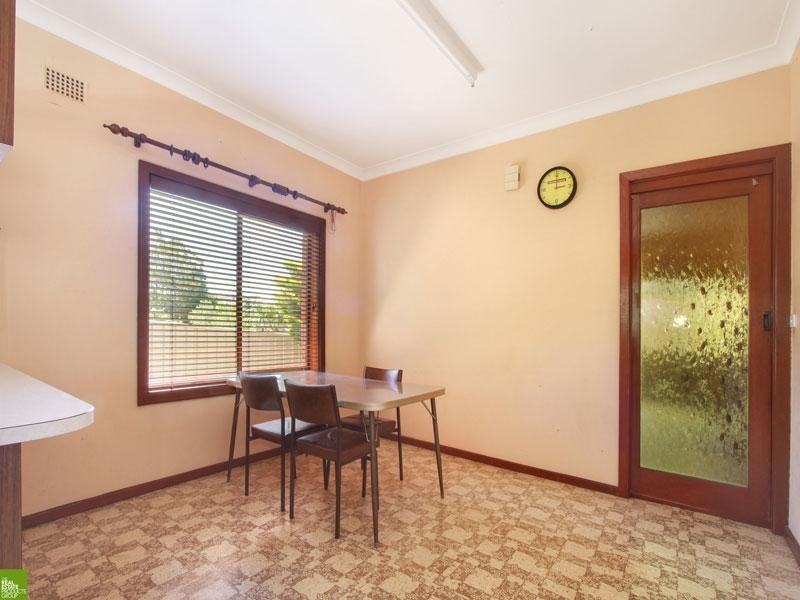 2 Tobruk Avenue, Port Kembla NSW 2505