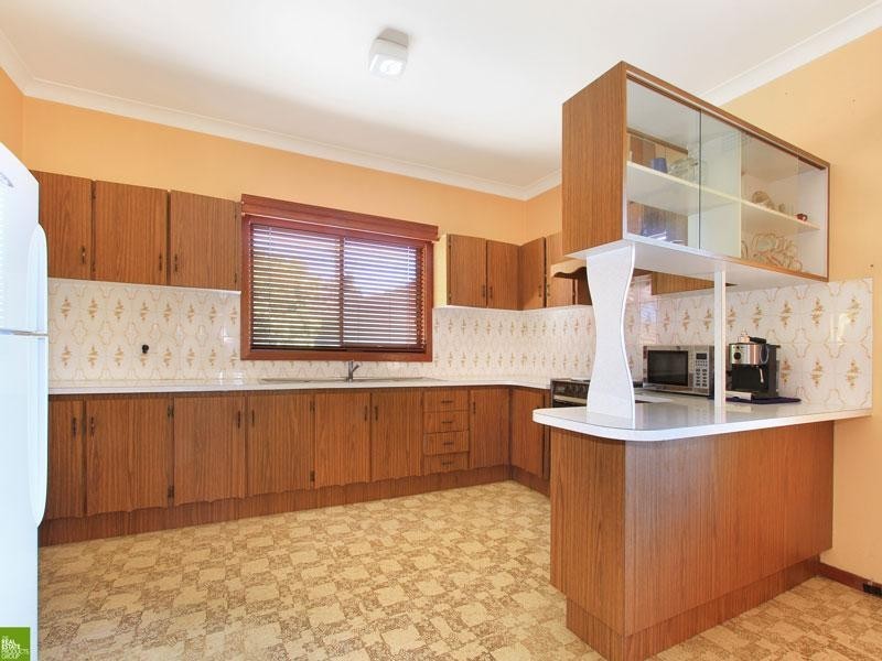 2 Tobruk Avenue, Port Kembla NSW 2505