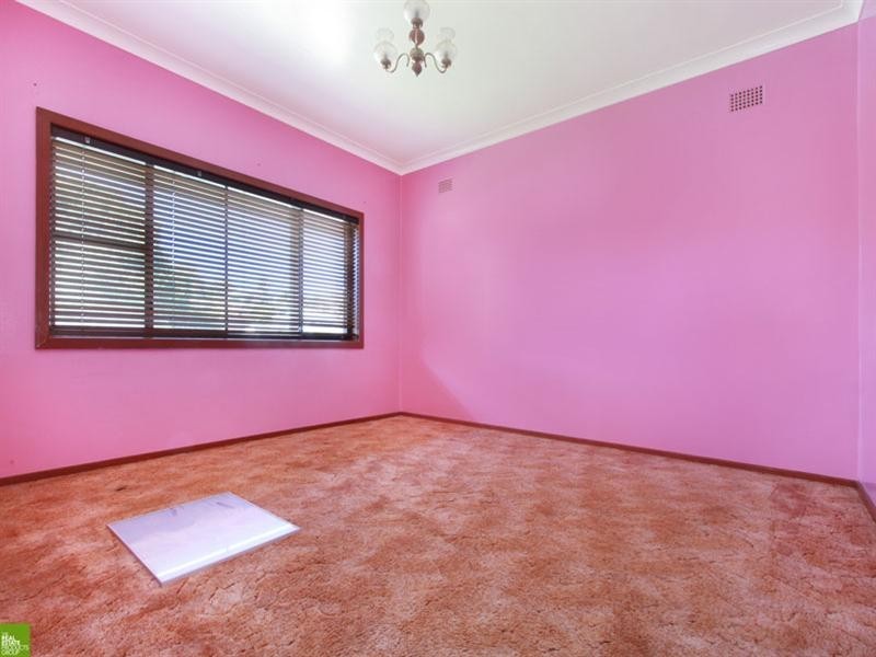 2 Tobruk Avenue, Port Kembla NSW 2505