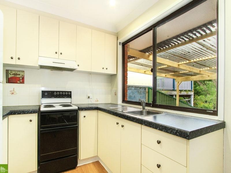 6 Telopea Place, Cordeaux Heights NSW 2526