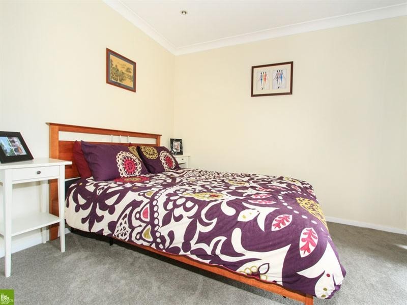 6 Telopea Place, Cordeaux Heights NSW 2526