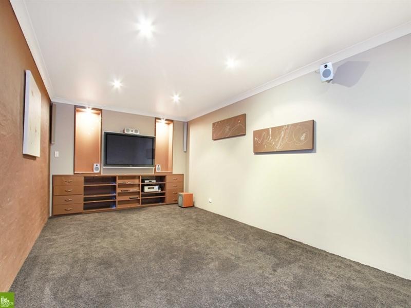 12 Koombala Grove, Cordeaux Heights NSW 2526