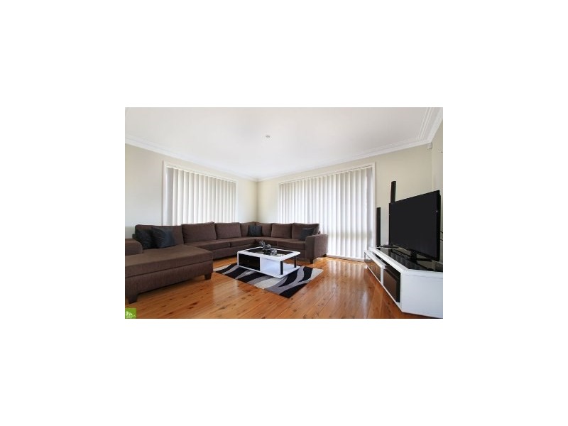 7 Mirrabooka Road, Lake Heights NSW 2502