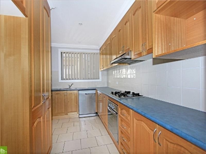 5/8 Mackie Street, Coniston NSW 2500