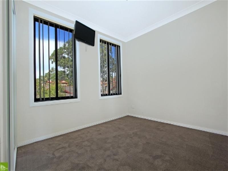 5/8 Mackie Street, Coniston NSW 2500