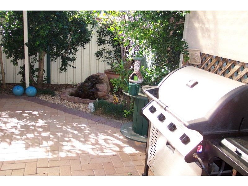 15 Yeldah Drive, Horsley NSW 2530