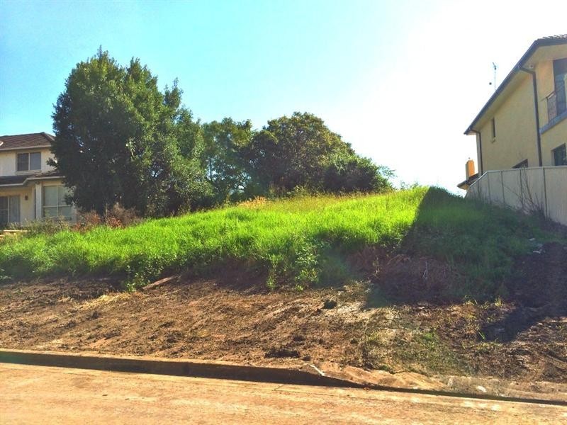 36 Silvertop Crescent, Cordeaux Heights NSW 2526