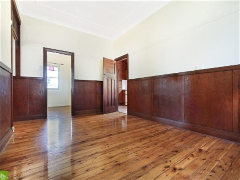 6 Woodlawn Avenue, Mangerton NSW 2500