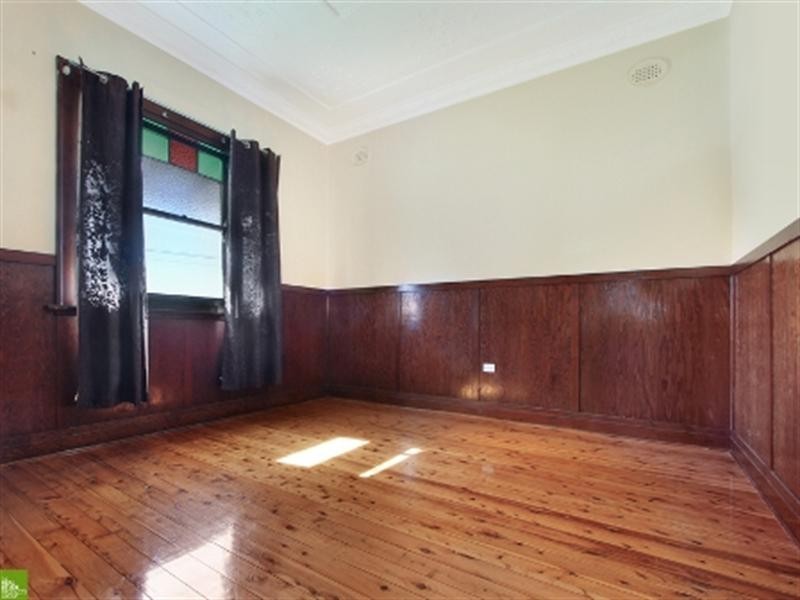 6 Woodlawn Avenue, Mangerton NSW 2500