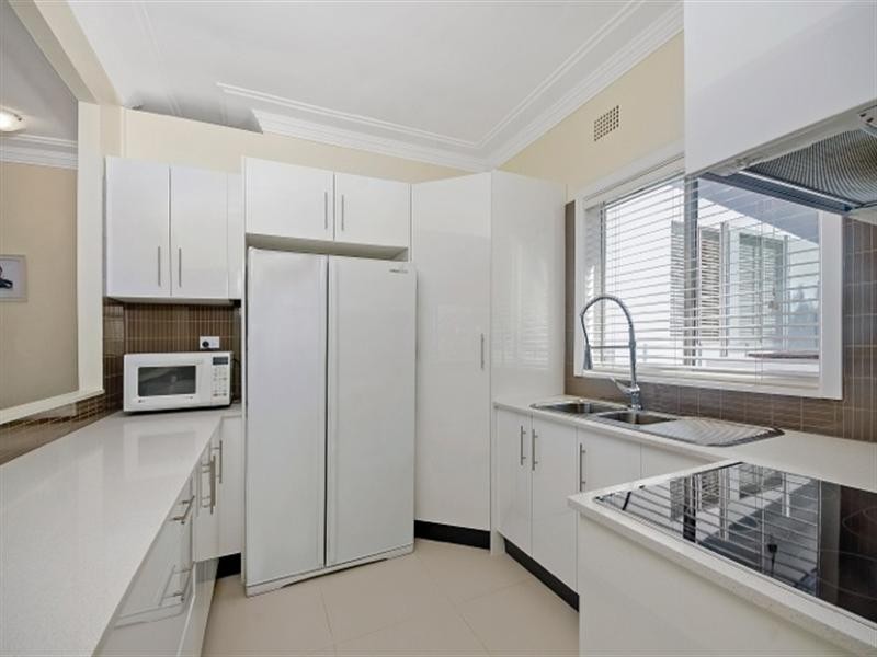 104 Blackman Parade, Unanderra NSW 2526