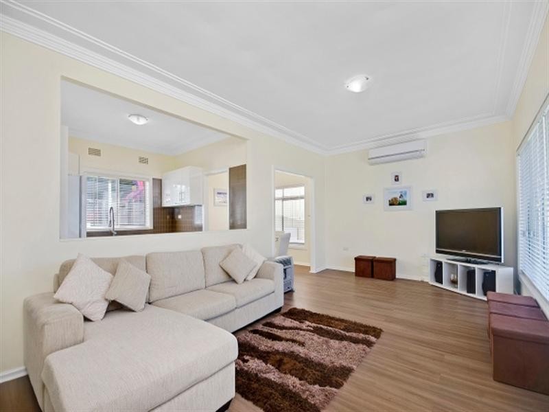 104 Blackman Parade, Unanderra NSW 2526