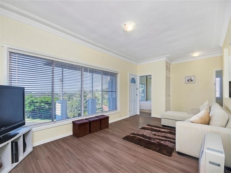 104 Blackman Parade, Unanderra NSW 2526