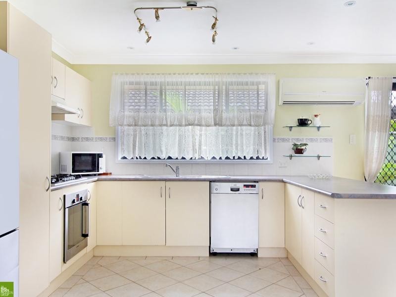 11 Windermere Avenue, Albion Park NSW 2527