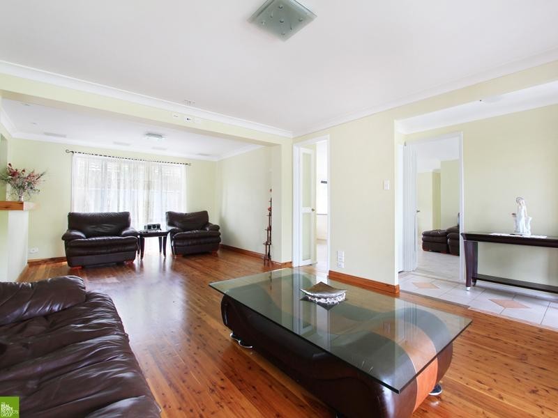 11 Windermere Avenue, Albion Park NSW 2527