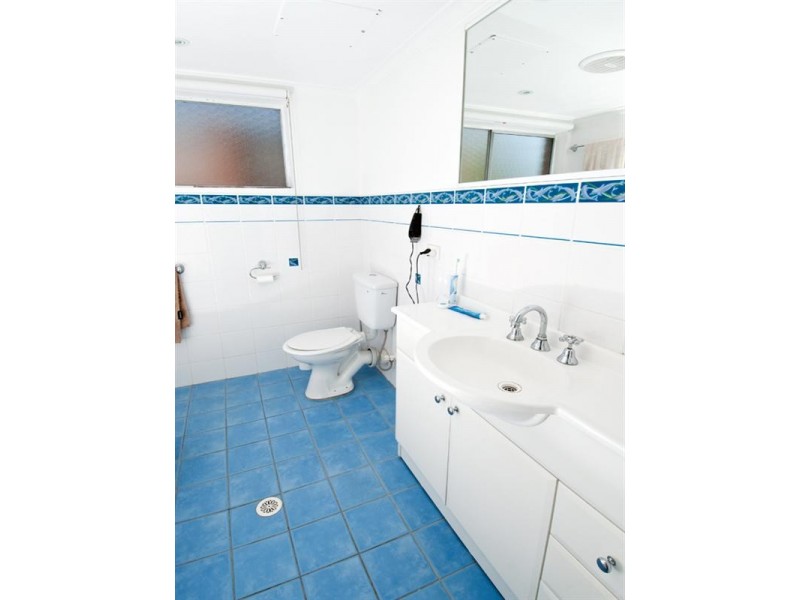 1/8 Myrtle Street, Coniston NSW 2500