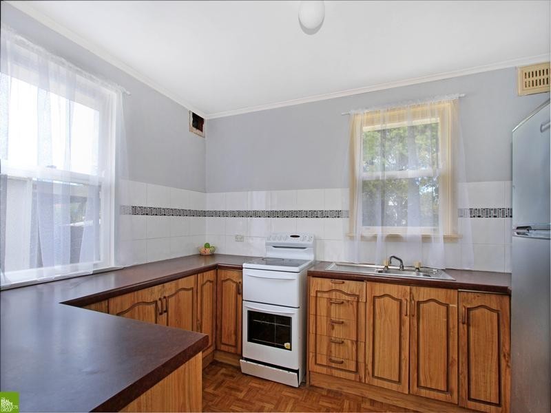 21 Eleebana Crescent, Koonawarra NSW 2530