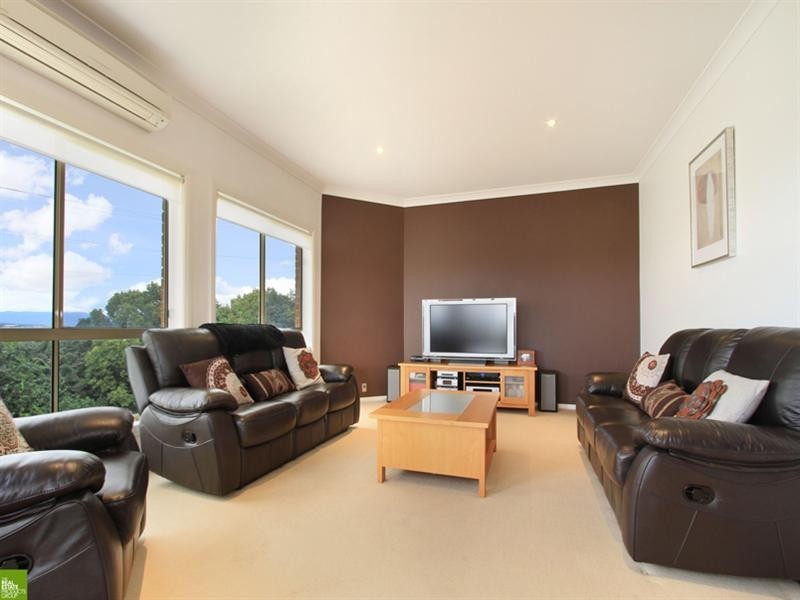 33 Sorensen Drive, Figtree NSW 2525