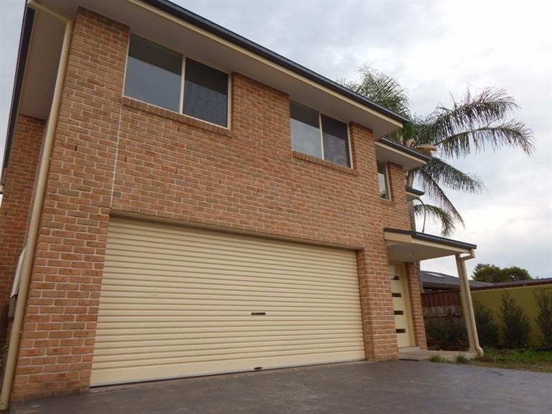 17 Hughes Drive, Albion Park NSW 2527