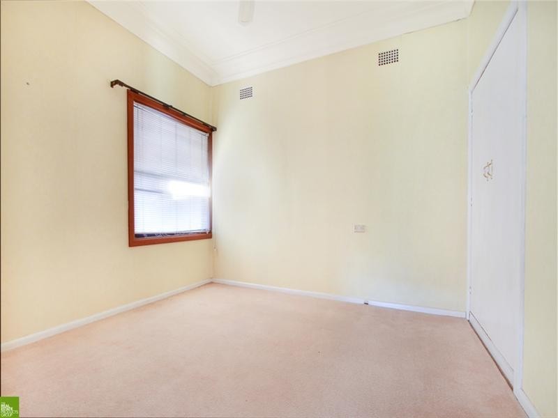 23 Pooraka Avenue, West Wollongong NSW 2500