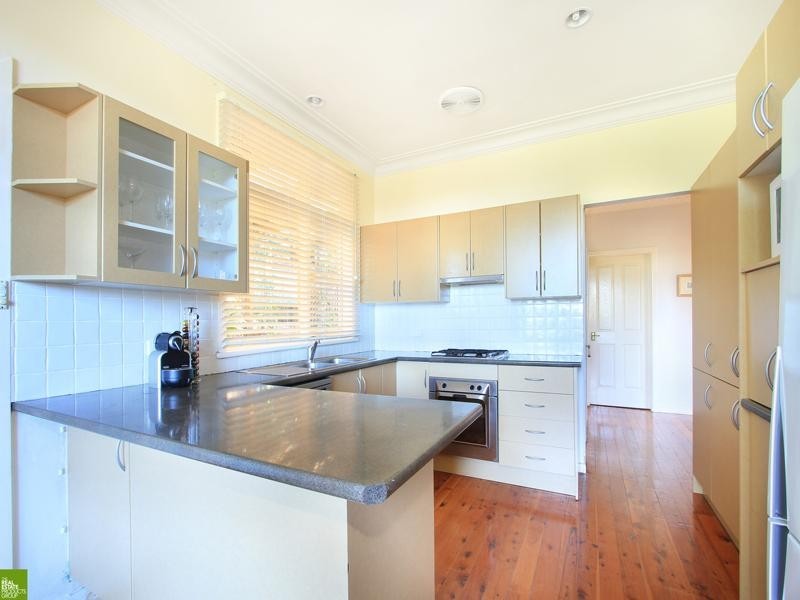 52 Risley Road, Figtree NSW 2525