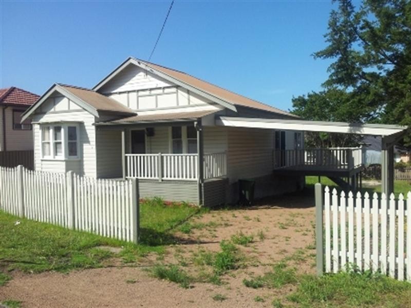 8 Bellevue Road, Figtree NSW 2525