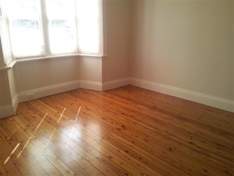 8 Bellevue Road, Figtree NSW 2525