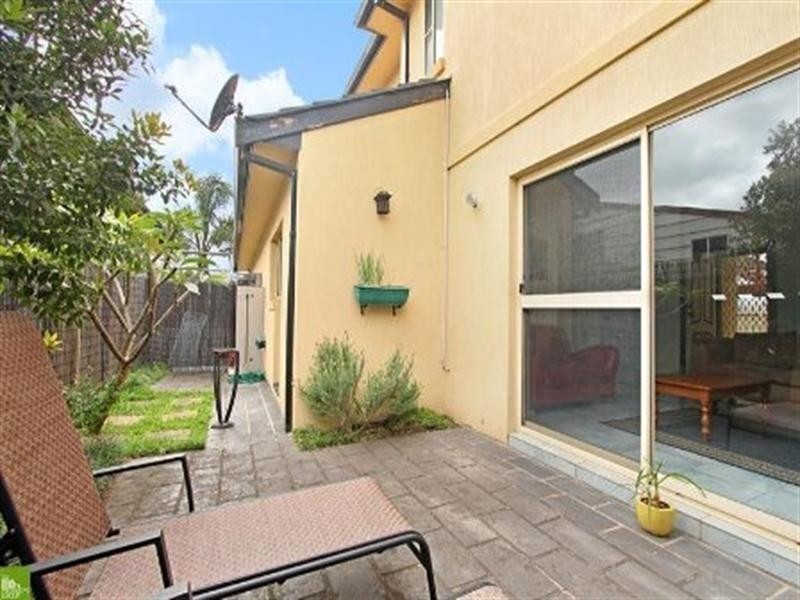 2/190 Kembla Street, Wollongong NSW 2500