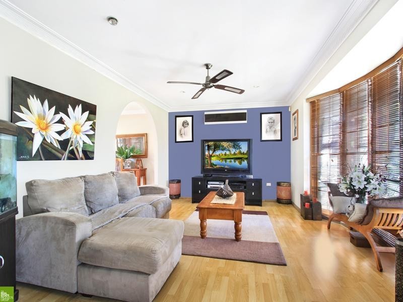 4 Melinda Grove, Lake Heights NSW 2502