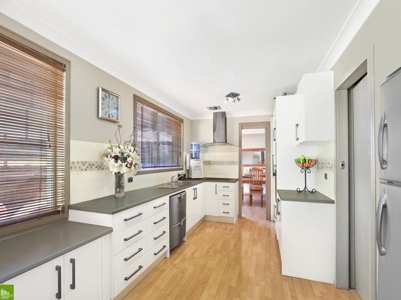 4 Melinda Grove, Lake Heights NSW 2502