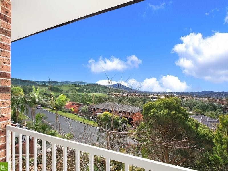 22 Plumwood Cresent, Cordeaux Heights NSW 2526
