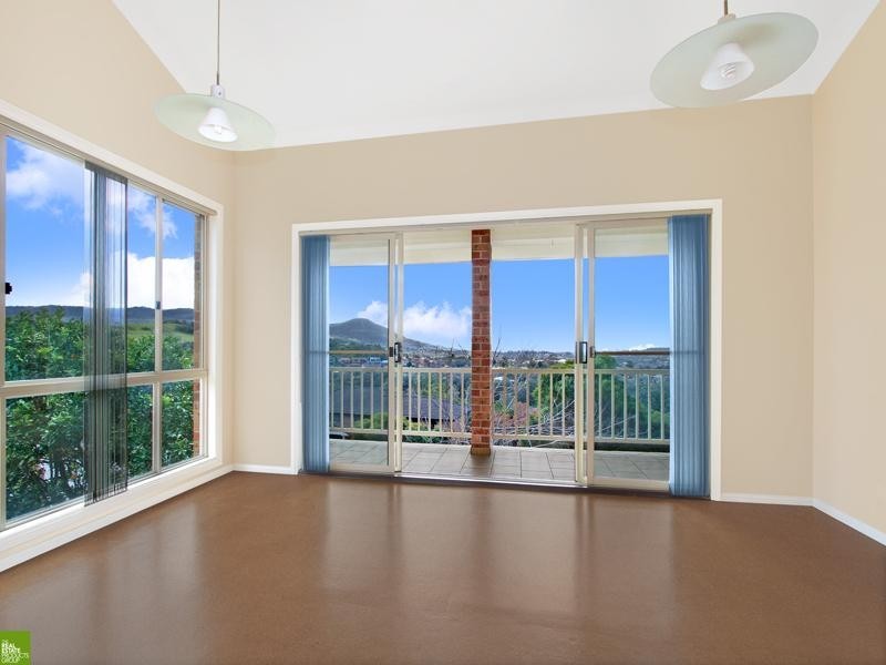 22 Plumwood Cresent, Cordeaux Heights NSW 2526