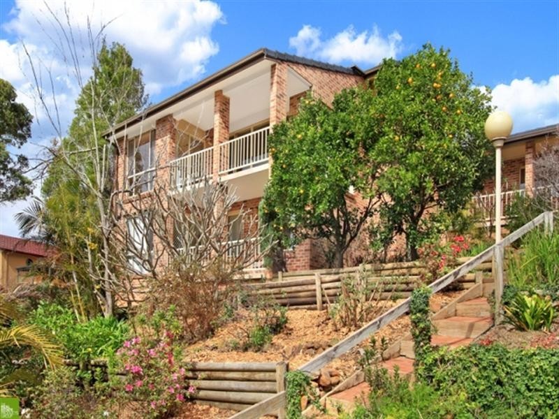 22 Plumwood Cresent, Cordeaux Heights NSW 2526