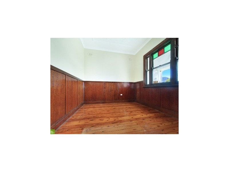 6 Woodlawn Avenue, Mangerton NSW 2500