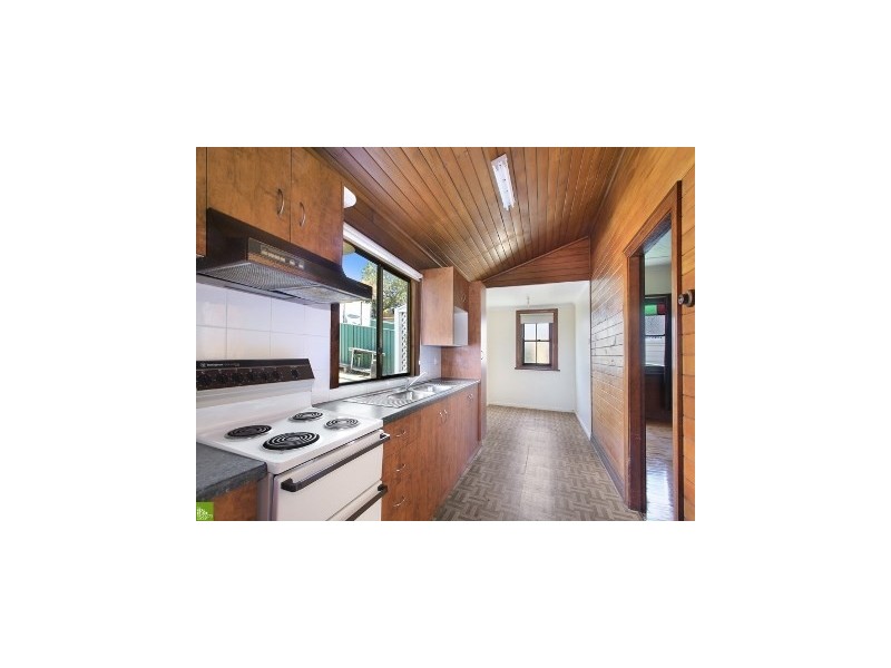 6 Woodlawn Avenue, Mangerton NSW 2500