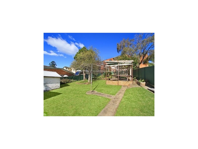 6 Woodlawn Avenue, Mangerton NSW 2500
