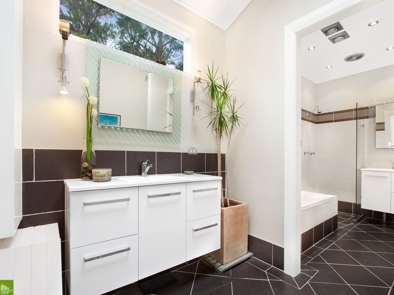 9 Bushland Avenue, Mount Pleasant NSW 2519