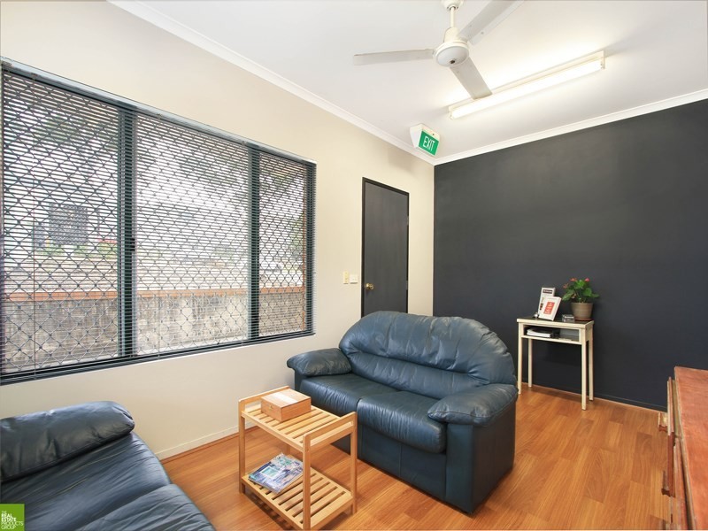 5 Prince of Wales Avenue, Unanderra NSW 2526