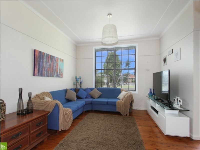 12 Cullen Street, Unanderra NSW 2526