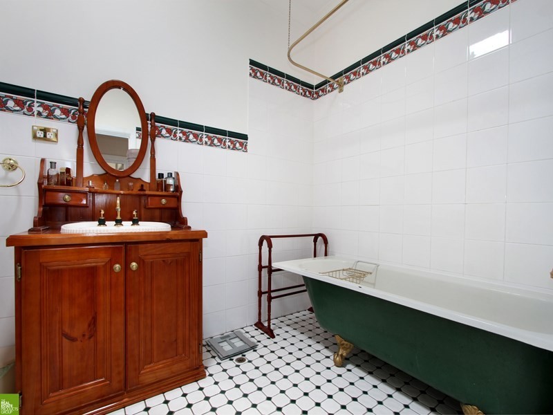 12 Cullen Street, Unanderra NSW 2526