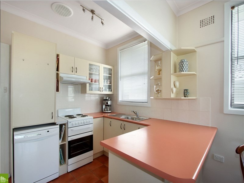 12 Cullen Street, Unanderra NSW 2526