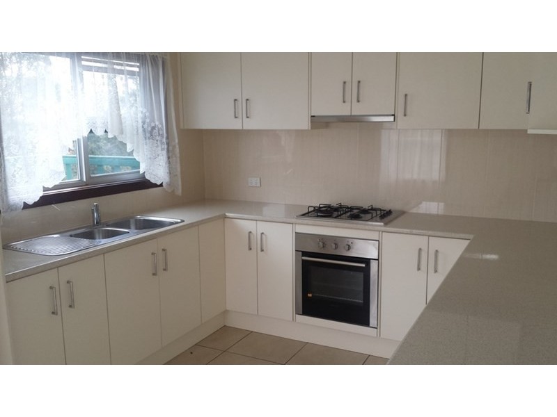 35 Hassan Street, Lake Heights NSW 2502