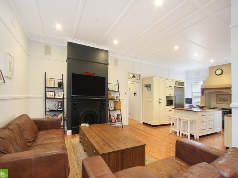 35 Gilmore Street, West Wollongong NSW 2500