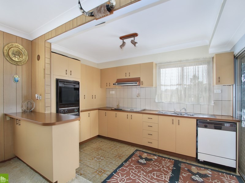 61 Ranchby Avenue, Lake Heights NSW 2502