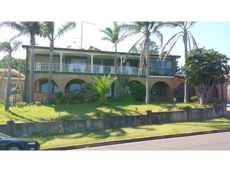 4 Matthews Drive, Mount Warrigal NSW 2528
