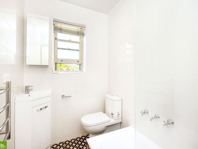 2/58 McKenzie Avenue, Wollongong NSW 2500