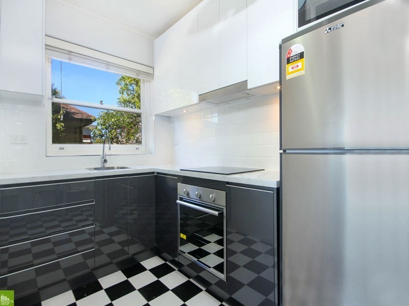 2/58 McKenzie Avenue, Wollongong NSW 2500