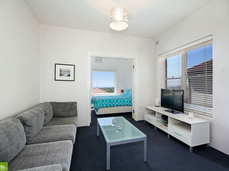 2/58 McKenzie Avenue, Wollongong NSW 2500