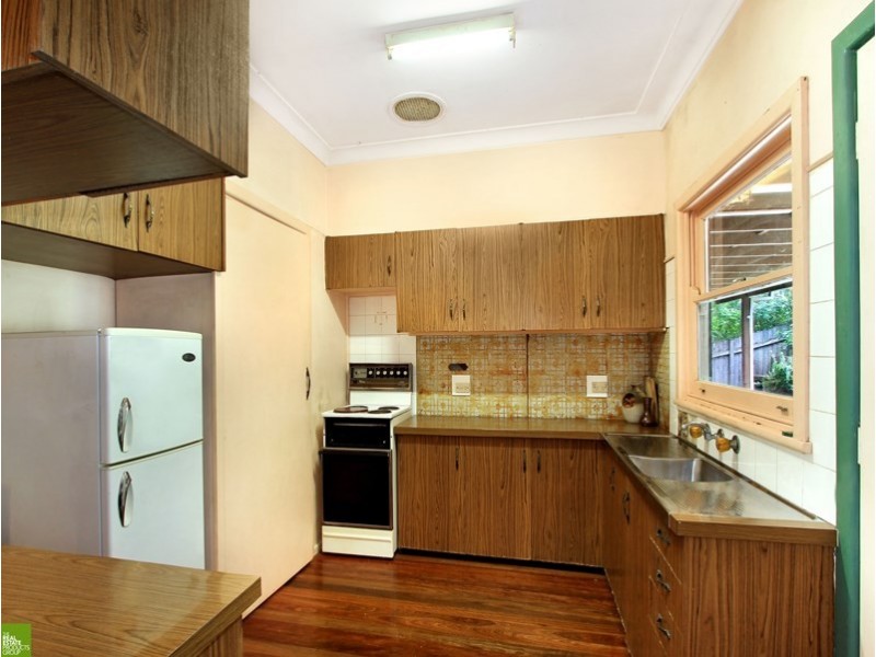27 Euroka Street, West Wollongong NSW 2500