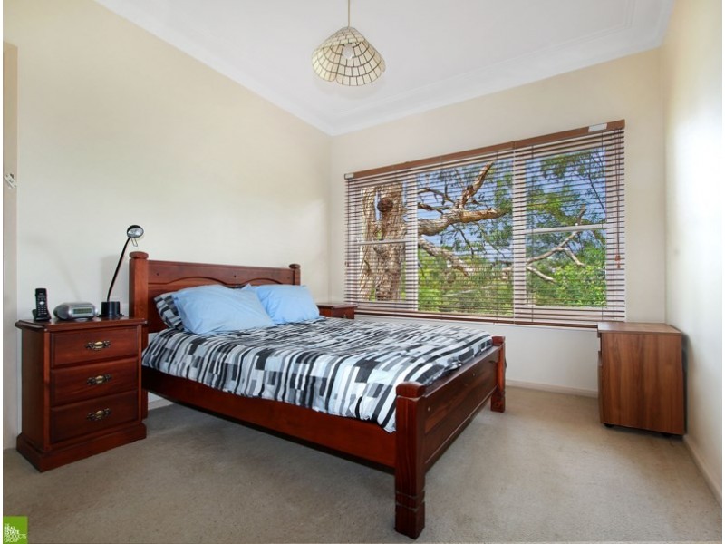 27 Euroka Street, West Wollongong NSW 2500
