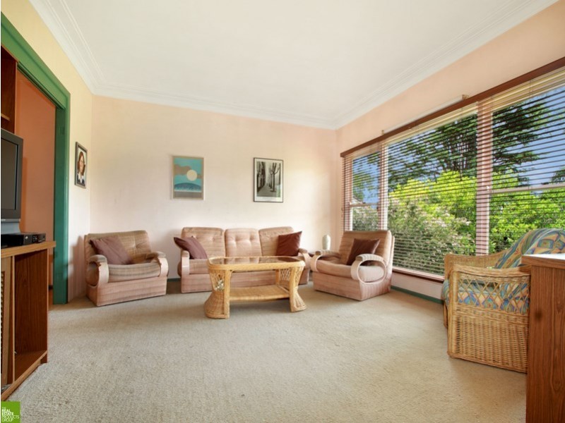 27 Euroka Street, West Wollongong NSW 2500